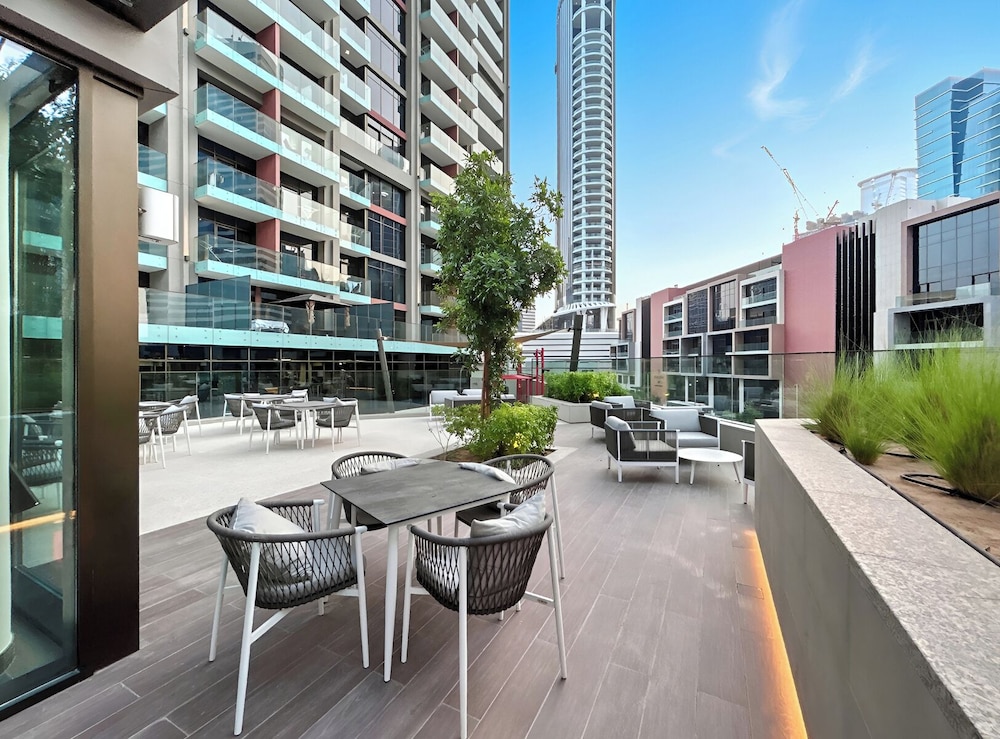 Elegant 3BR Canal & Burj Khalifa Views
