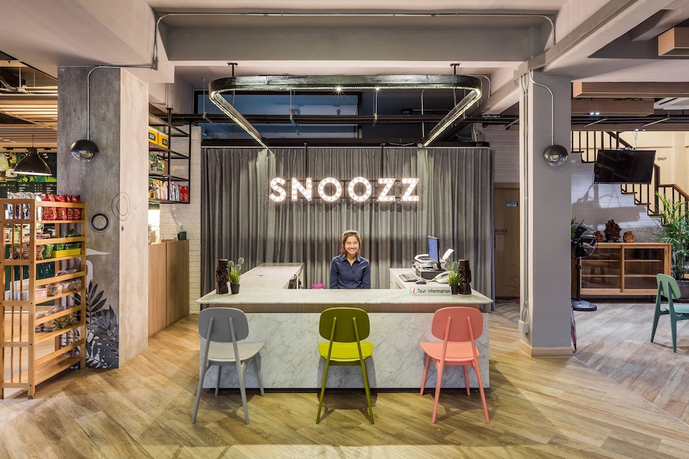 Snoozz Hotel - Hostel