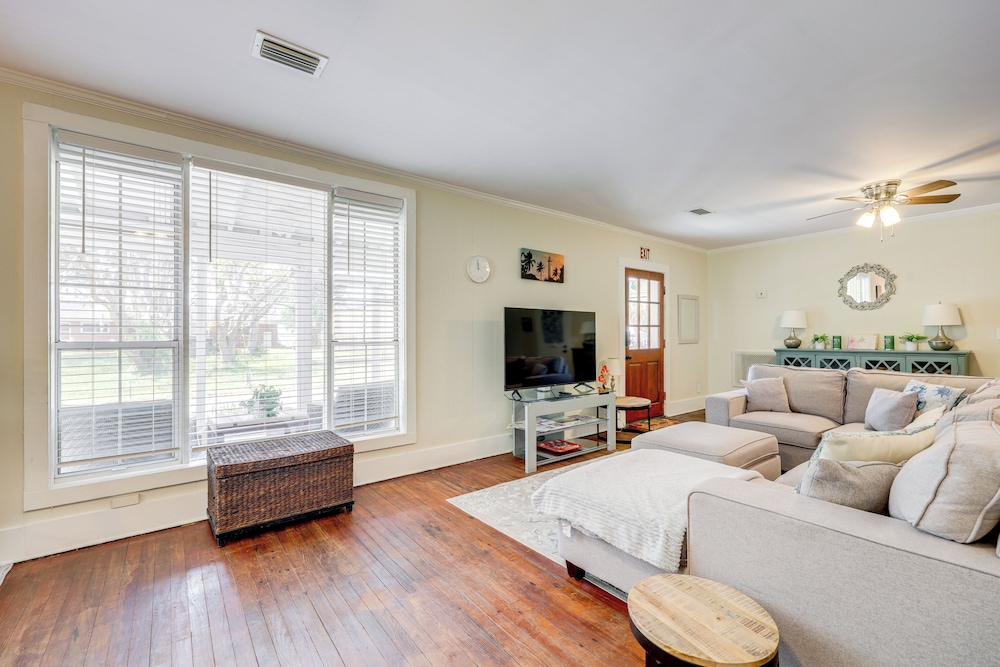 Walkable Home w/ Porch in Dtwn St Marys!