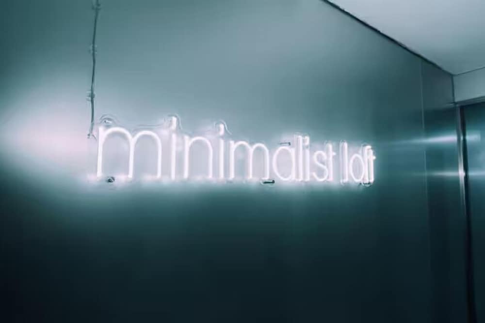 Minimalist Loft 1003