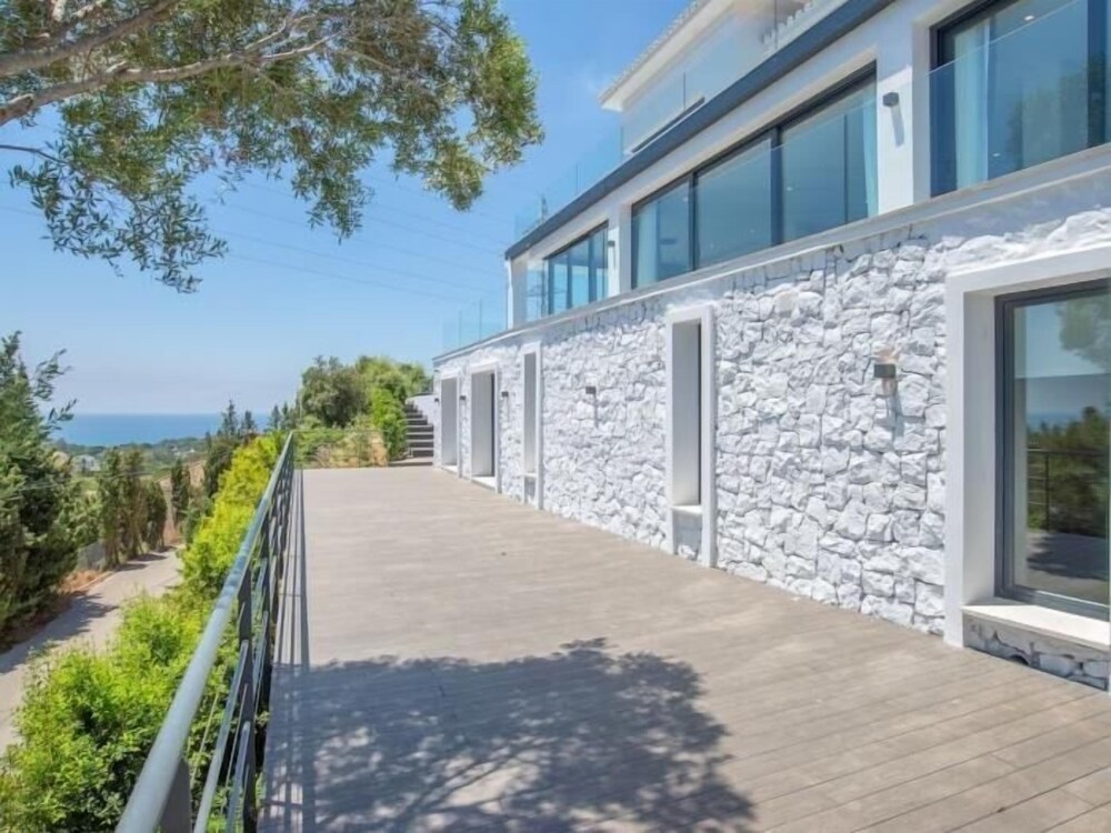 Sunrise Villa Marbella by Lodgerstrip