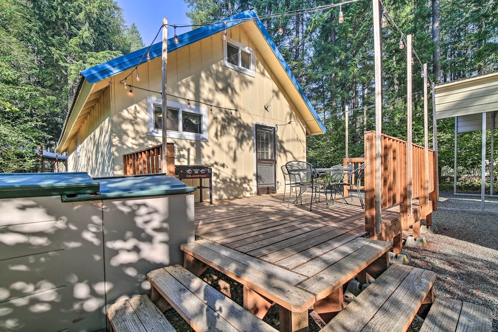 'wandering Elk' Cabin Retreat w/ Golf Access! view 3