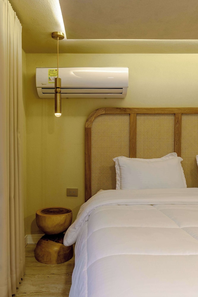 w Chic 2BR w Balcony in Cartagena Historic Center