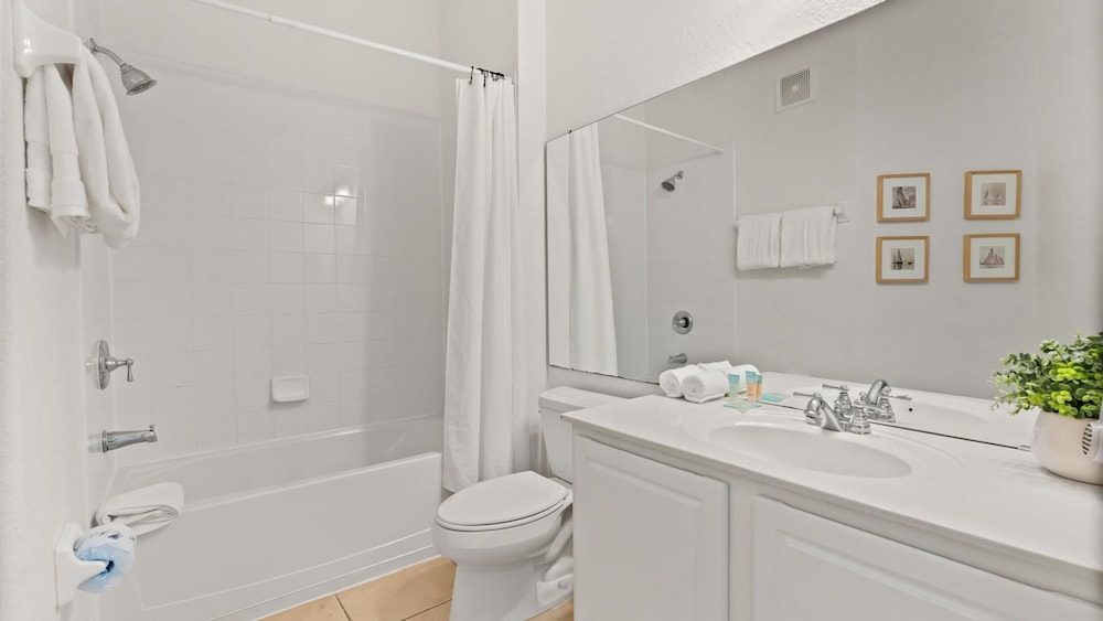 Upstay Newly Renovated Condo Near Epic Universe
