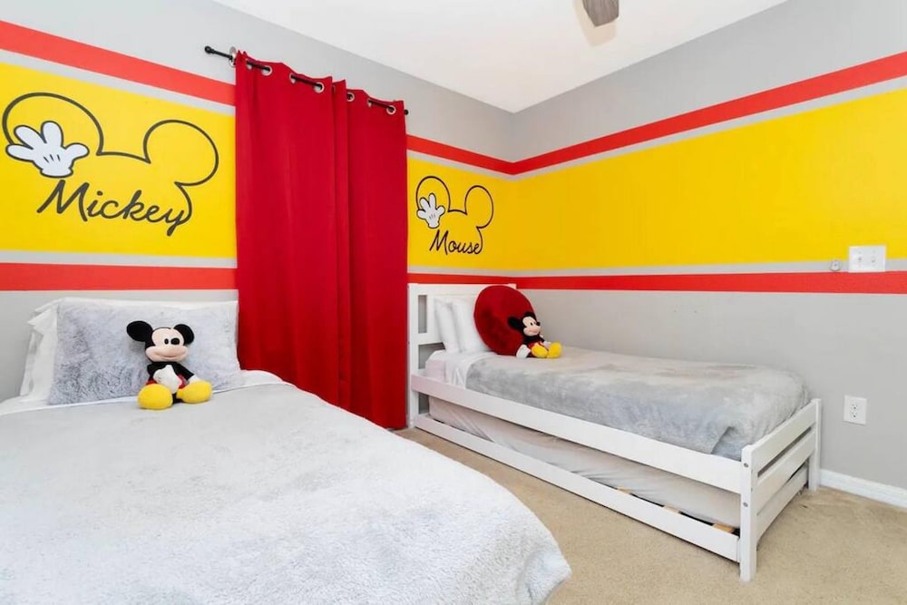Super Liked - 4BD 3 5b 6 Miles To Disney Springs
