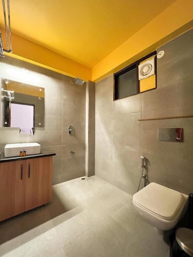 The Hosteller Mussoorie, Mall Road