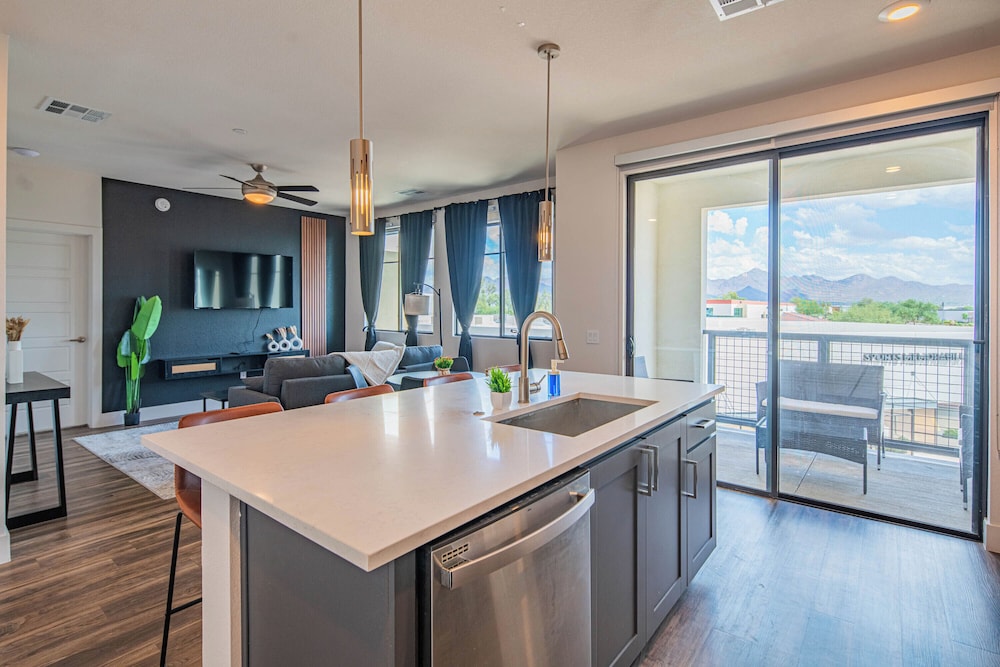 ROVE LIVING/KB - Scottsdale Grand