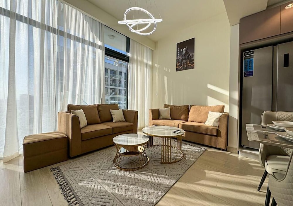 Spacious 3BR in Azizi Riviera by Bespoke