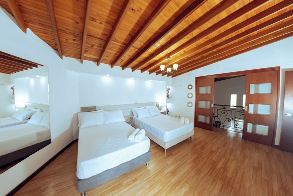 EDIFICIO SANTO TOMAS By Morada Bros.