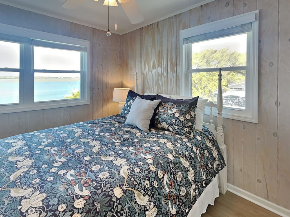 The Hydeaway by Topsail Realty