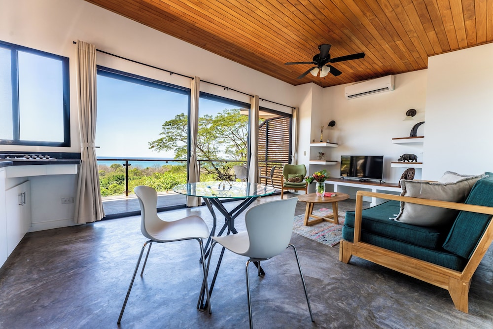 Sea View Paradise Retreat by Sea N' Rent