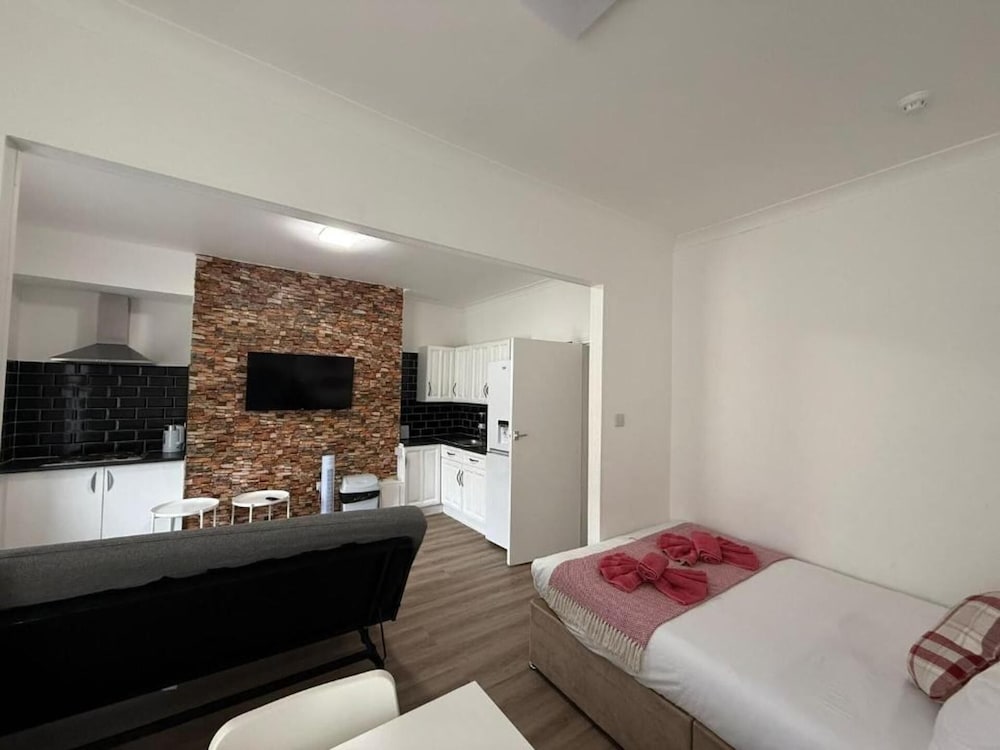 Blackpool - Apartment - Sleeps 6- Coastal Stay