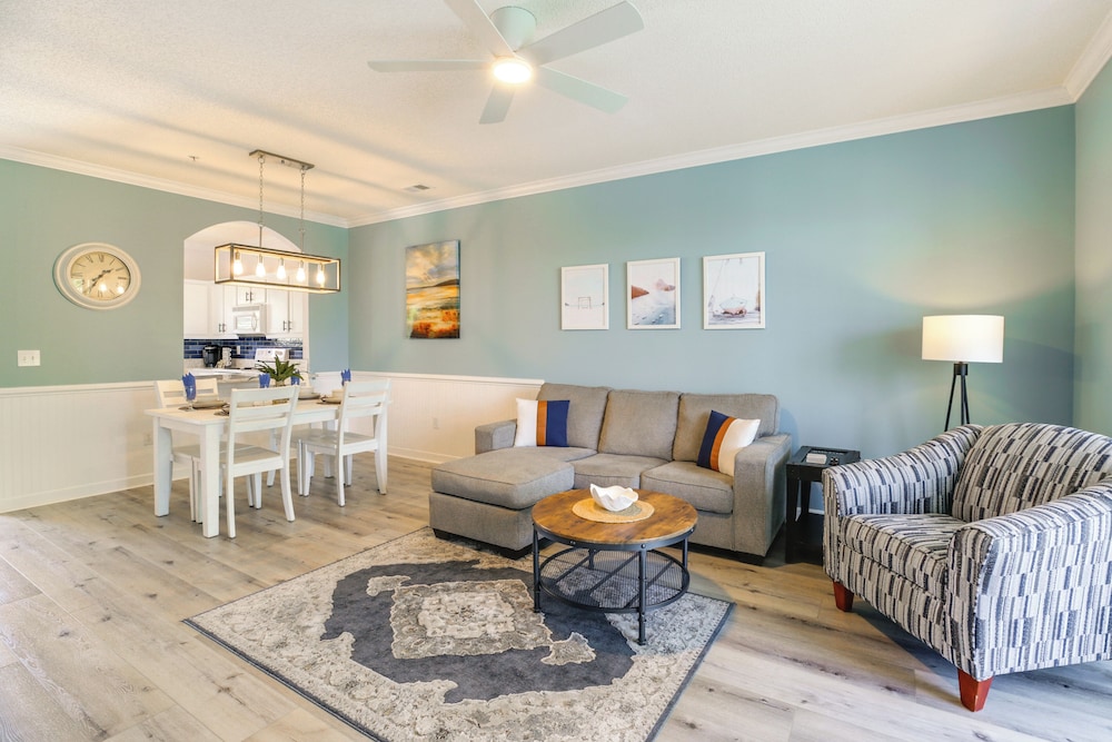 3 Mi to Barefoot Landing: Condo w/ 2 Pools!