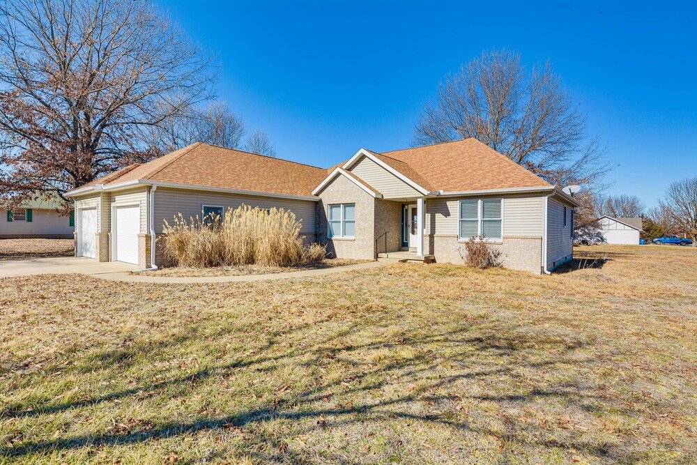 Stockton Home w/ Deck & Gas Grill ~ 1 Mi to Lake! view 3