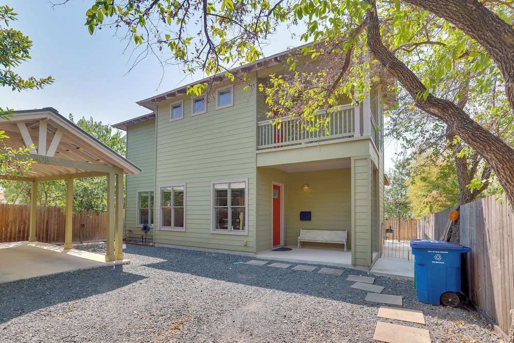 Modern Home < 1 Mi to Dwtn San Antonio & Riverwalk view 3