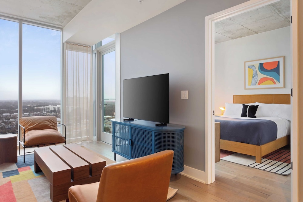 New Austin High Rise Near DT Luxe Amenities, Rooftop Pool, Gym+yoga Studio