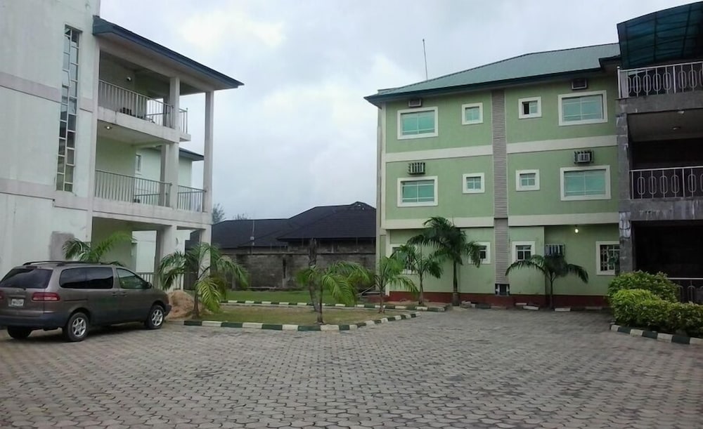 Udeme Hotels
