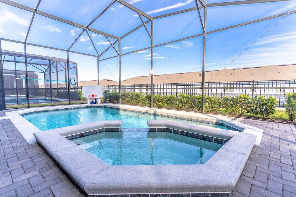 3285 Windsor Island