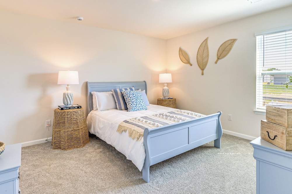 Pool Access, 2 Mi to Main St: Fountain Inn Home!