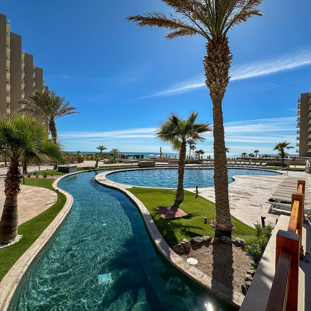 Luxury Ocean View Condo w Huge Deck