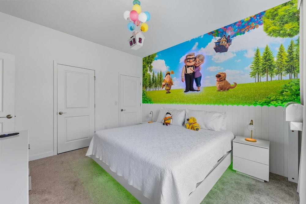 Chic & Fun Family Stay 10 Mins to Disney