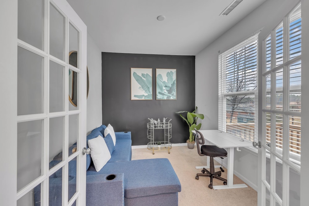 King 4BR Townhouse to Downtown Durham