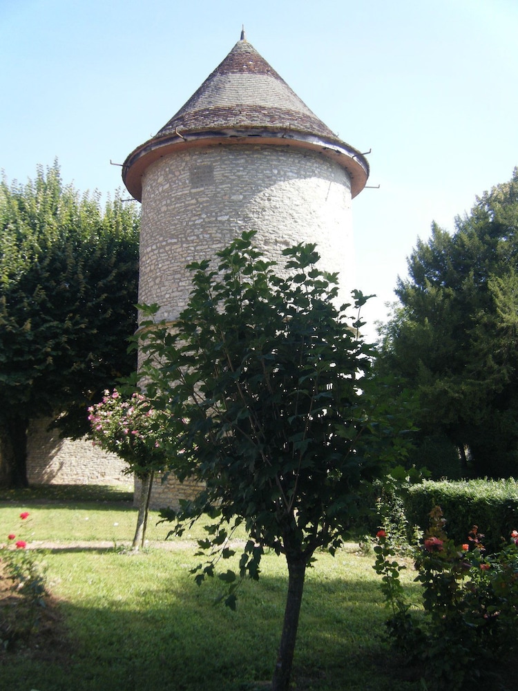 Château De Serrigny