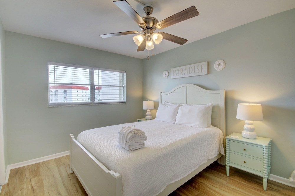 551 El Matador 2 Bedroom Condo