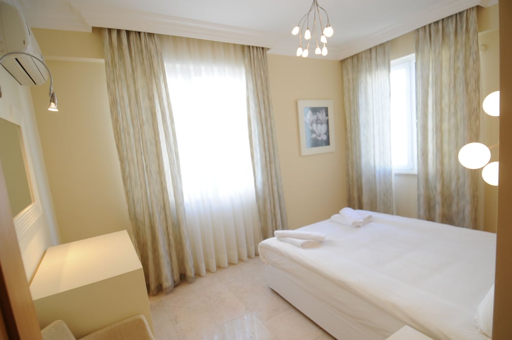Comfort Studio Loft Apartment At Kingland Avenue