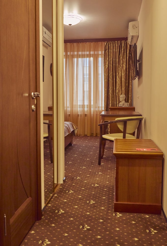 Le Vashoff Hotel