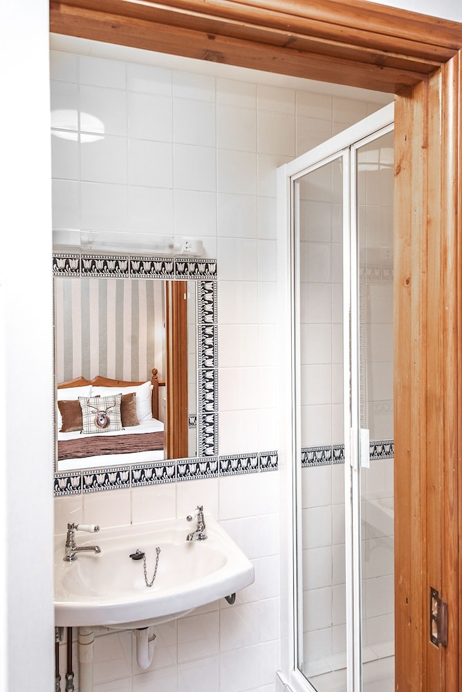 Trivelles Waterhall Country Hotel - Gatwick