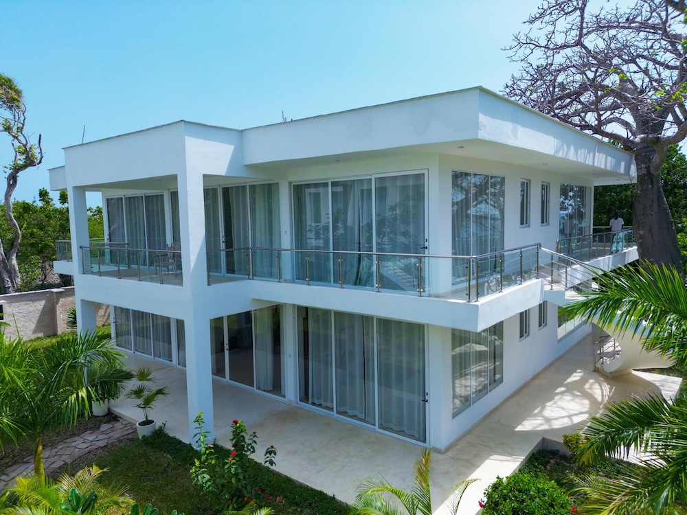 Coral Cove Diani Treehouses