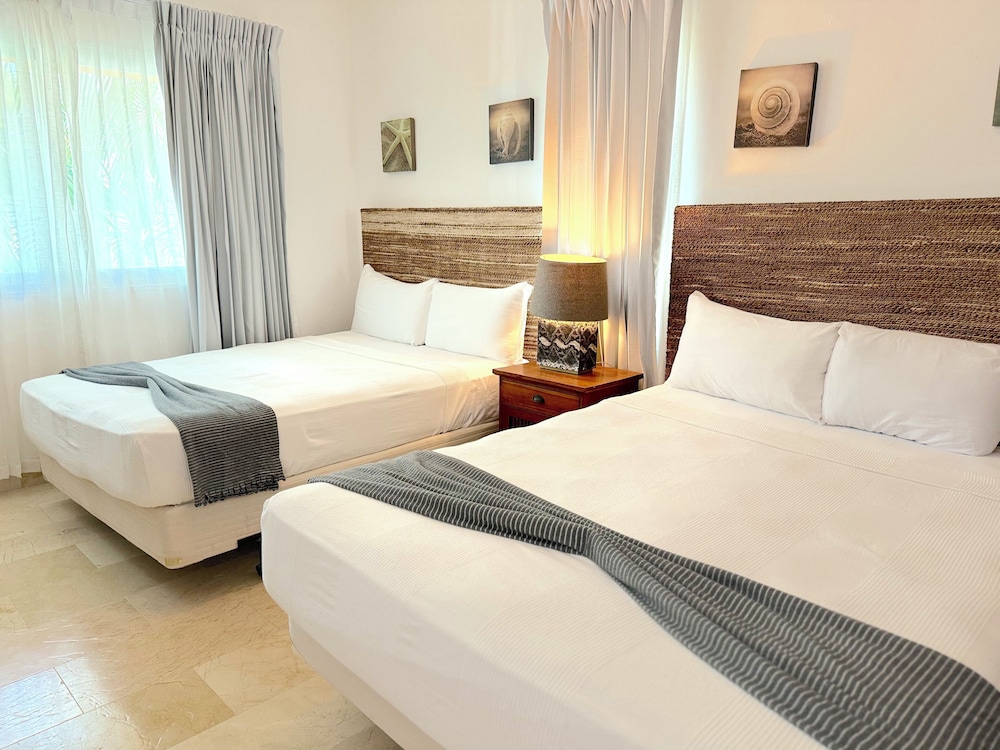 Playa Palmera Beach Front Apartments