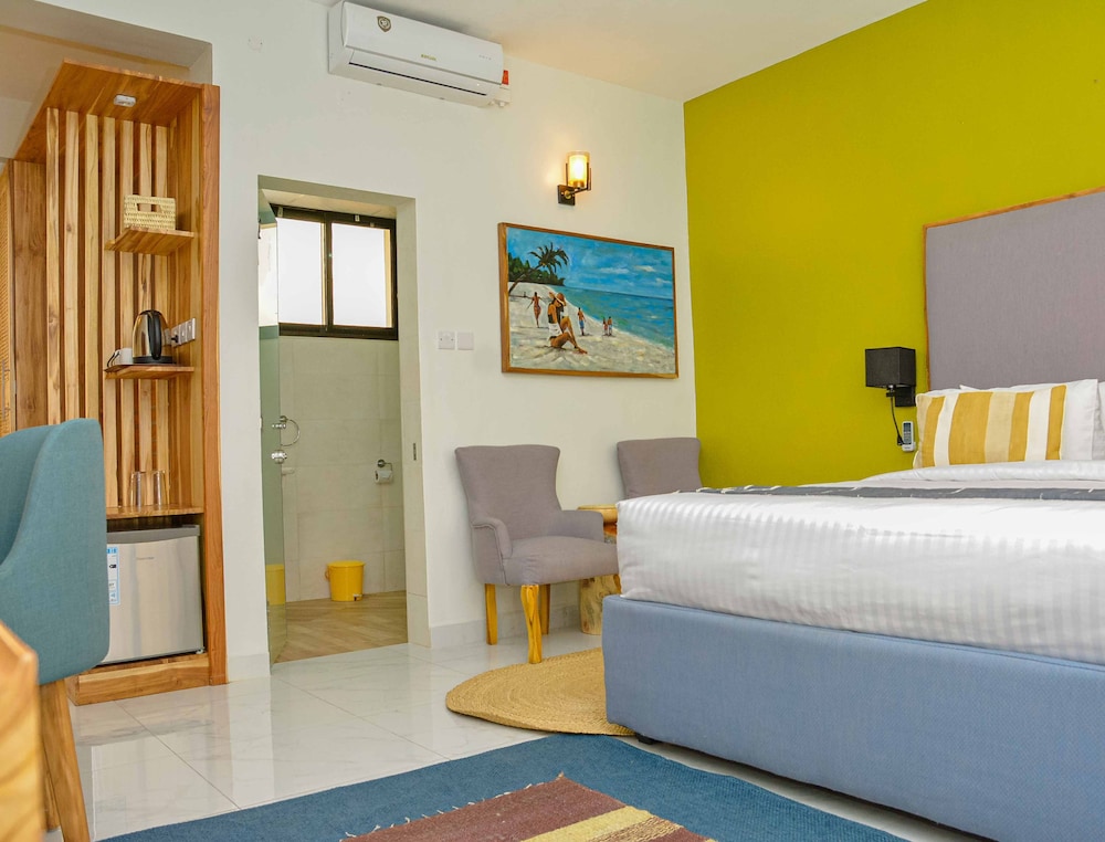Best Western Jangwani Sea Breeze Hotel
