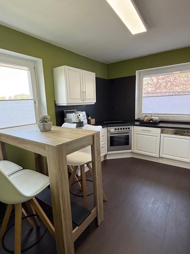 Cozy Apartment Salzburg, 50 m2, With Garden, Terrace, own Entrance, Free Parking