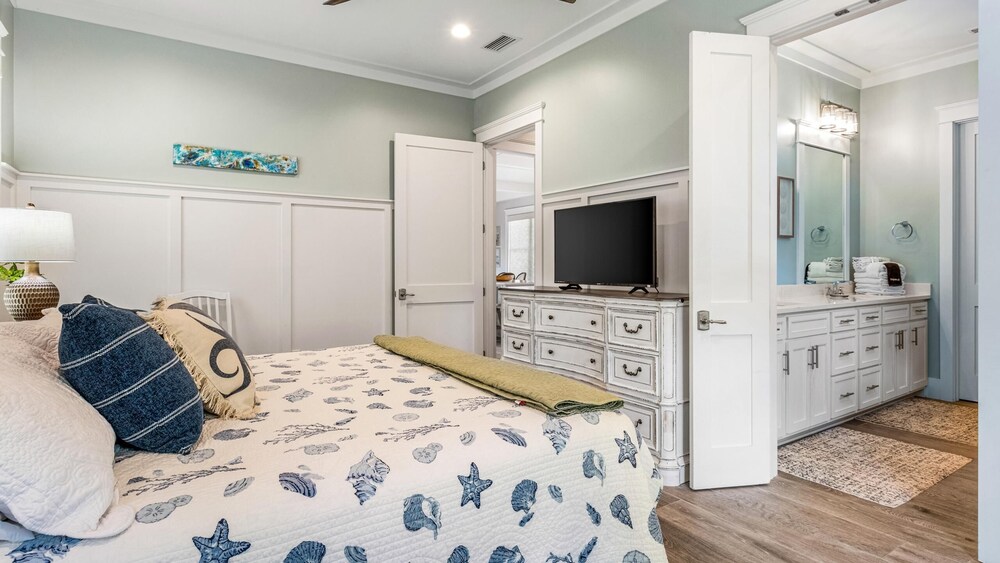 Beach Hangar by Southern Vacation Rentals