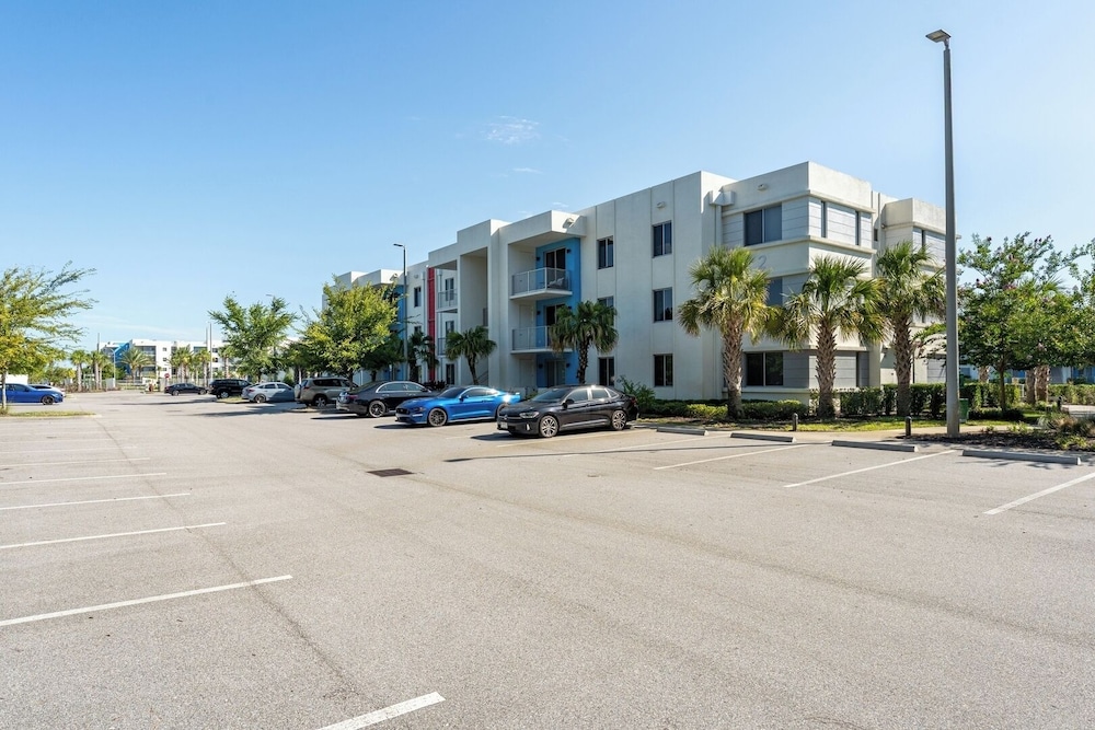 Daytona 2BR Getaway Parking Family & Pet-friendly