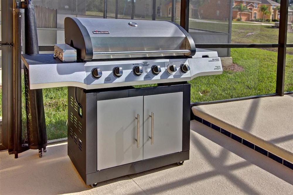 Grande Villa 6 Bedroom - Image 4