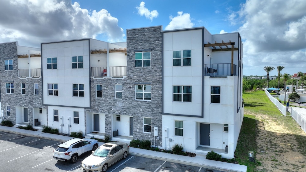 Harmony Haven Boutique Townhome At Azzure Resort Near Disney By Shine Villas 6 Bedroom Townhouse