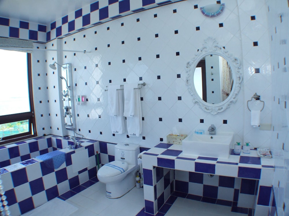 23.5 Blue B & B