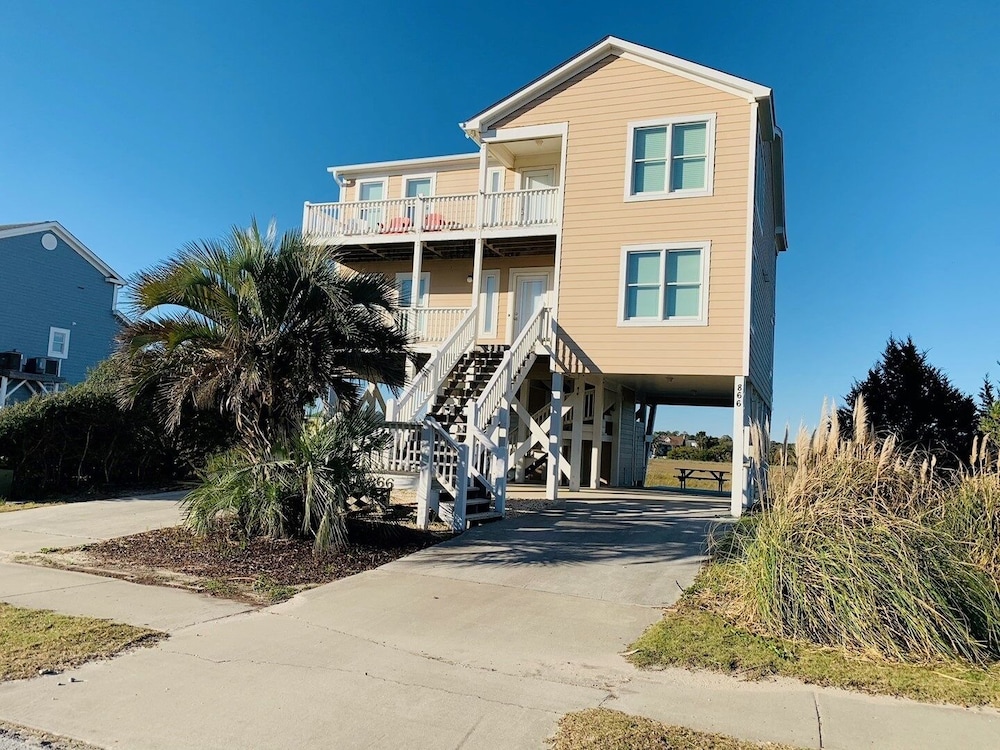 Old Man & The Sea 5 Bedroom Home by RedAwning