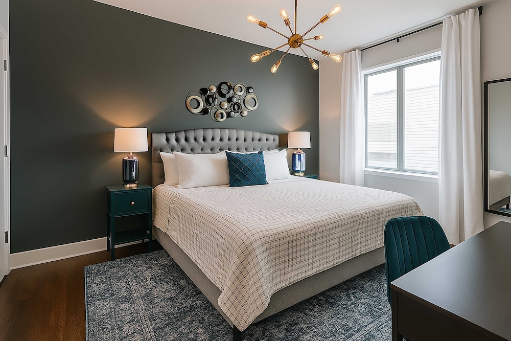 Elvis-themed 13 Beds Rooftop City Views