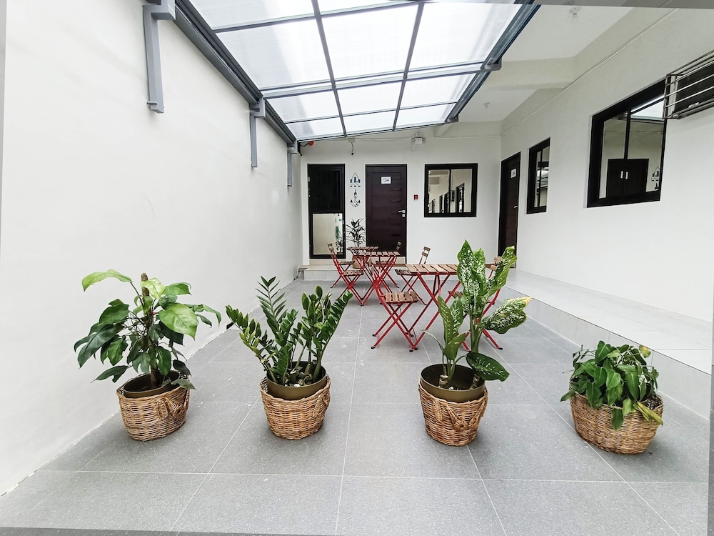Manzil Anilao Cosy 2 Bedroom Apartment U5