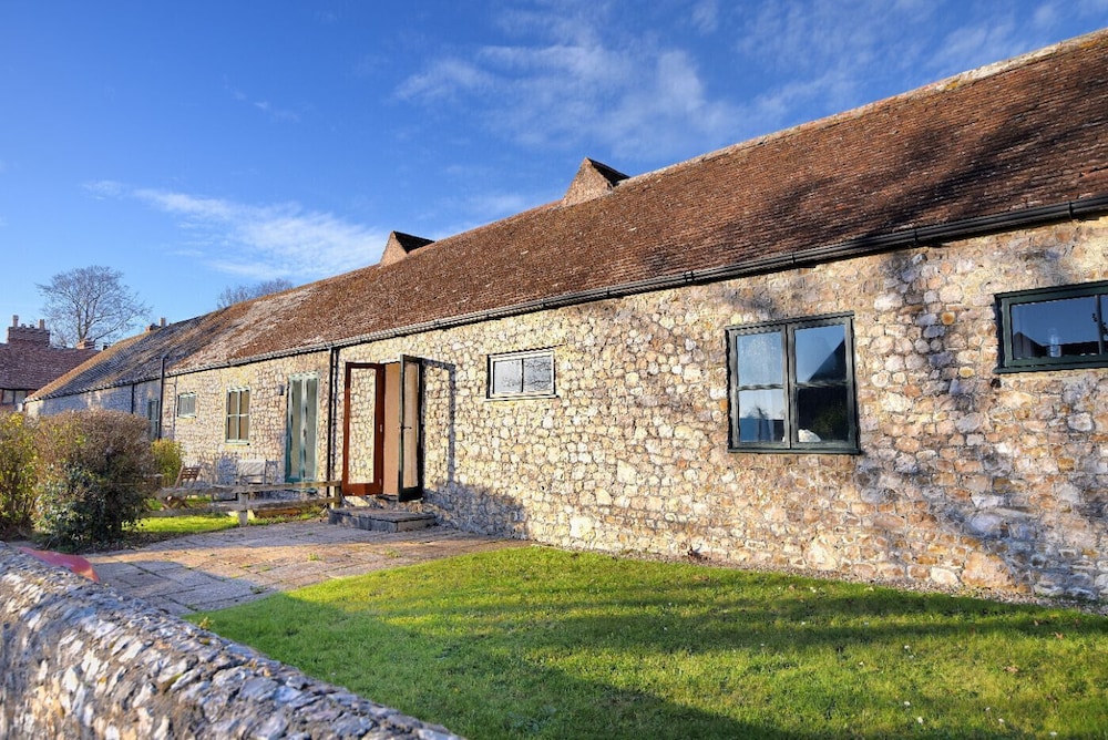 2 Home Farm South