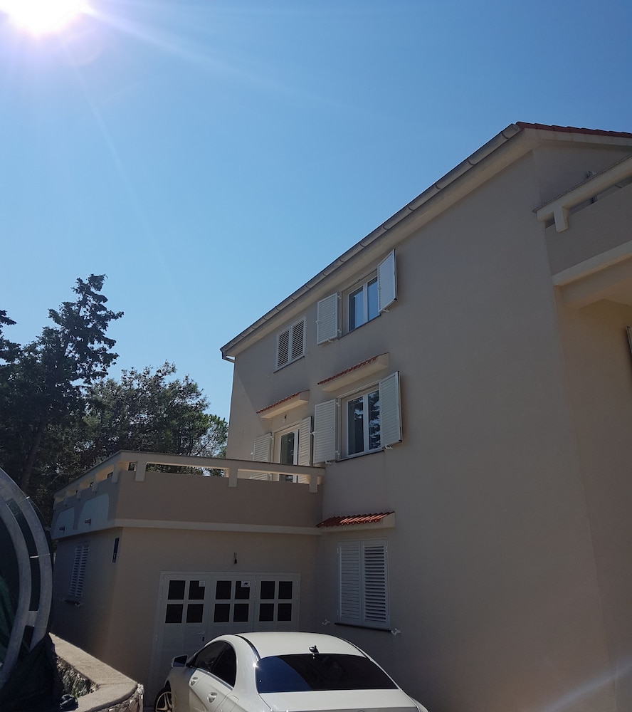 Apartments Vrtlici