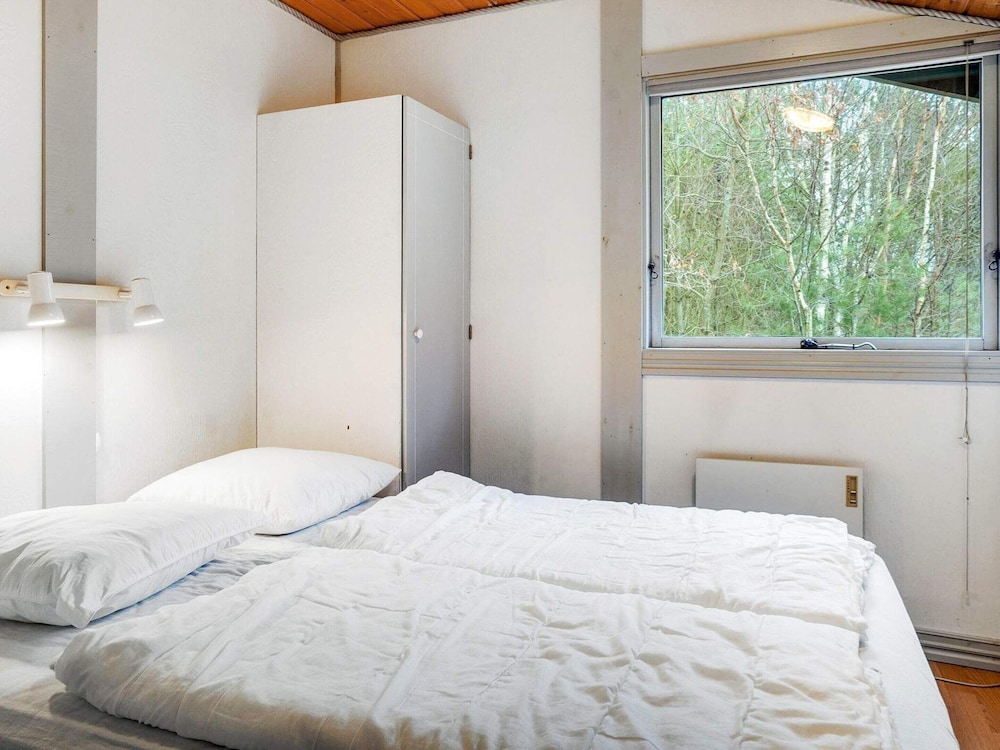 6 Person Holiday Home in Albaek