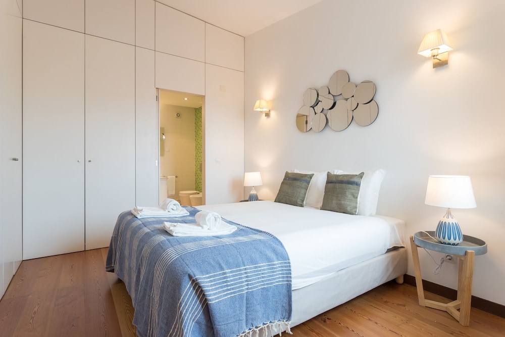 Alfama Modern Two-Bedroom Apartment w/ River View and Parking - by LU Holidays