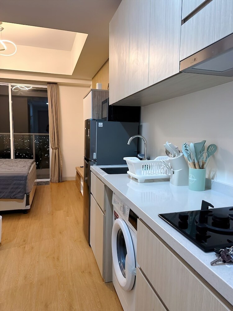 Green Sedayu Suites by Emily