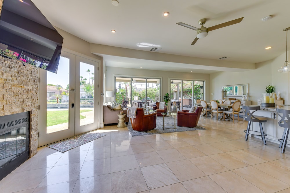 Waterfront Luxury Gilbert Retreat w/ Pool  Spa! - Property Image 23
