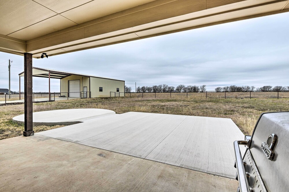 Secluded Krum Home w/ Patio & Gas Grill! view 4